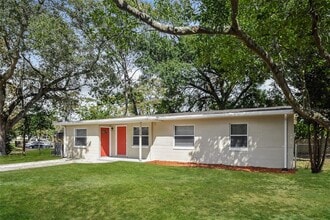 4542 Tarpon Dr in Tampa, FL - Building Photo - Building Photo