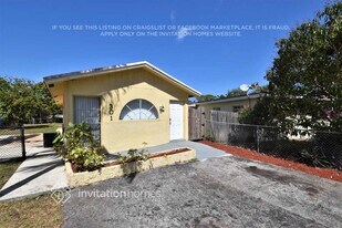 301 Kingsbridge St in Boca Raton, FL - Building Photo