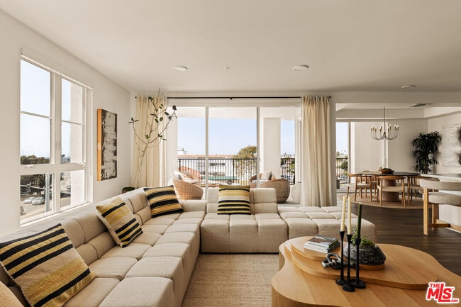 1700 S Pacific Coast Hwy in Redondo Beach, CA - Building Photo - Building Photo