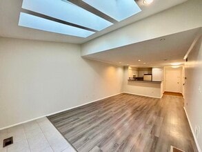 781 Spinnaker Ct in Secaucus, NJ - Building Photo - Building Photo