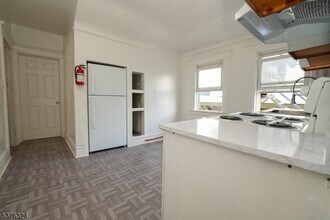 26 Treacy Ave in Newark, NJ - Building Photo - Building Photo