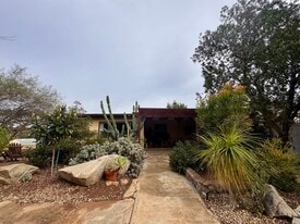 221 Sage Rd in El Cajon, CA - Building Photo