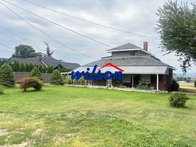 property at 216 S 49th St
