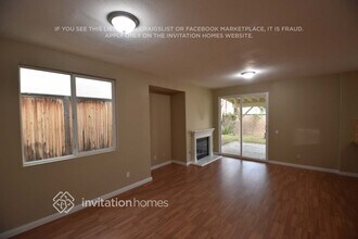 8240 Chamberlain Ln in Los Angeles, CA - Building Photo - Building Photo