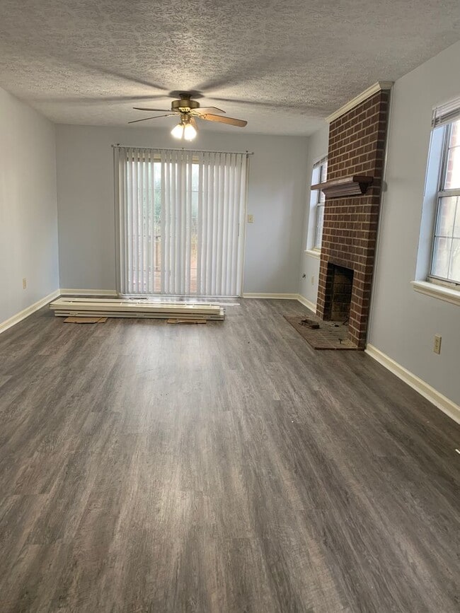 250 Sleepy Creek Dr in Athens, GA - Building Photo - Building Photo