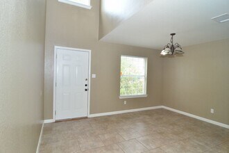 173 Prairie Verbena Dr in Kyle, TX - Foto de edificio - Building Photo