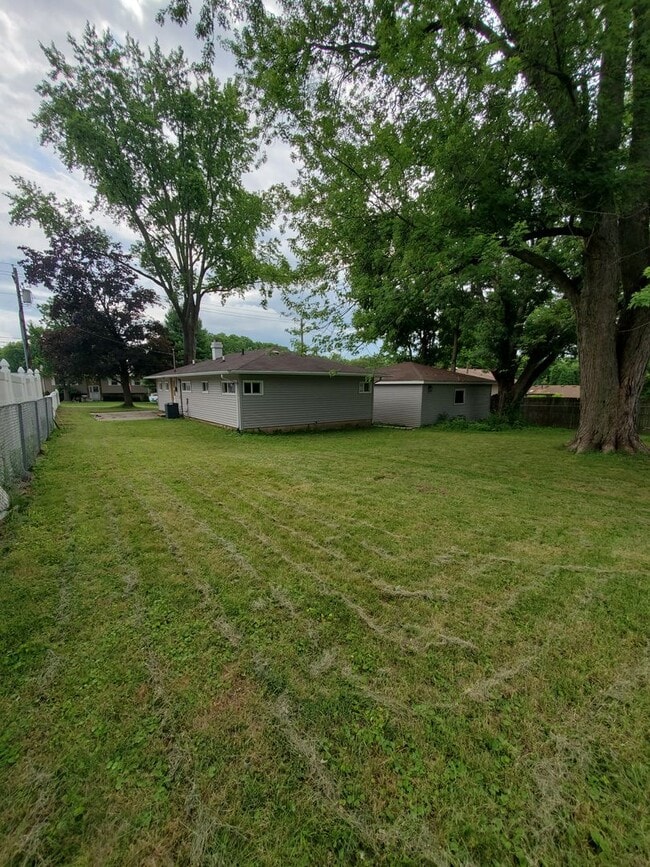 4743 5th St in East Moline, IL - Building Photo - Building Photo