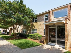 Cedar Creek Apartments in Portsmouth, VA - Building Photo - Building Photo