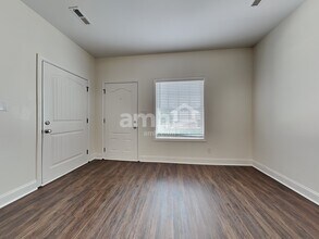 7211 Deer Springs Way in Powell, TN - Building Photo - Building Photo