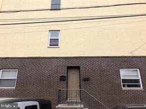 2301 S Bancroft St-Unit -2W in Philadelphia, PA - Foto de edificio - Building Photo