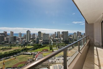 583 Kamoku St in Honolulu, HI - Building Photo - Building Photo