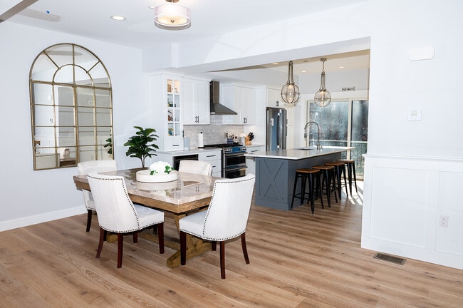 30 Cate St, Unit 27