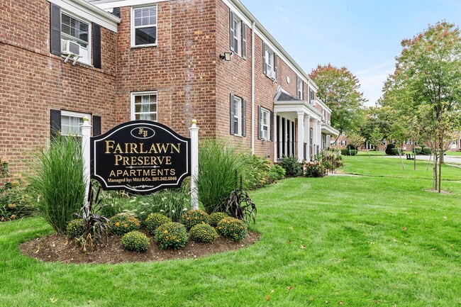 Fair Lawn Preserve in Fair Lawn, NJ - Foto de edificio - Building Photo