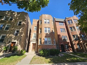 6545 N Mozart St in Chicago, IL - Building Photo - Building Photo