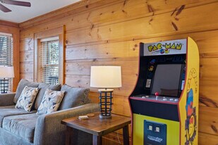 741 Golf View Blvd in Pigeon Forge, TN - Building Photo