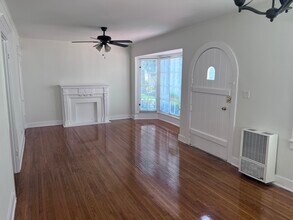 1410 N Hayworth Ave, Unit 1410 in West Hollywood, CA - Building Photo - Building Photo