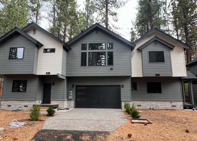 3317 Fir Ave in South Lake Tahoe, CA - Building Photo - Building Photo