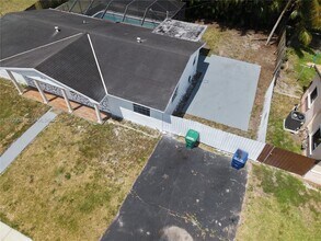 20570 NW 1st Ct in Miami, FL - Building Photo - Building Photo