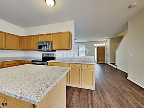 15833 E 98th Pl in Commerce City, CO - Building Photo - Building Photo