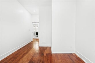 1904 S Loomis St, Unit 2nd Floor in Chicago, IL - Building Photo - Building Photo