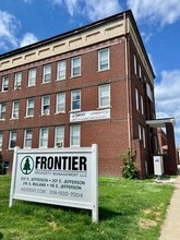 Karlton Apartments in Kirksville, MO - Foto de edificio - Building Photo