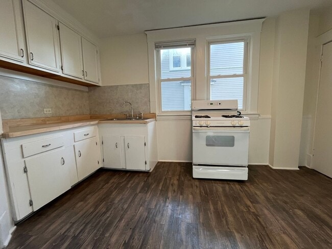 1050 Thomas St SE in Grand Rapids, MI - Building Photo - Building Photo
