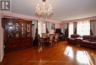 76 Sassafras Cir in Vaughan, ON - Building Photo - Building Photo