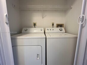 2662 NW 33rd St in Oakland Park, FL - Building Photo - Building Photo