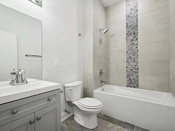2107 N Fairhill St in Philadelphia, PA - Building Photo