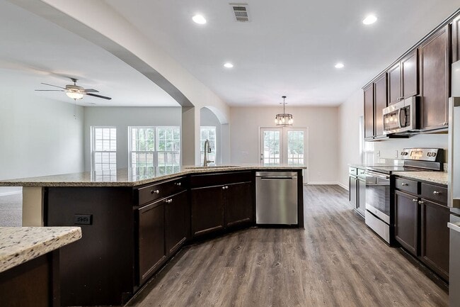 575 Briarwood Rd in Guyton, GA - Building Photo - Building Photo