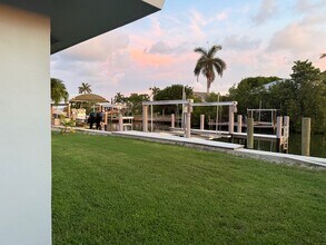 144 San Salvador St in Naples, FL - Building Photo - Building Photo