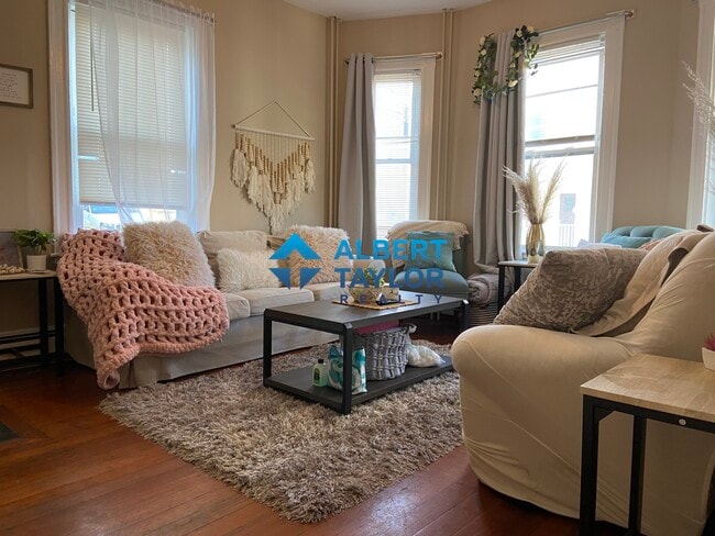 8 Sunset St, Unit 1