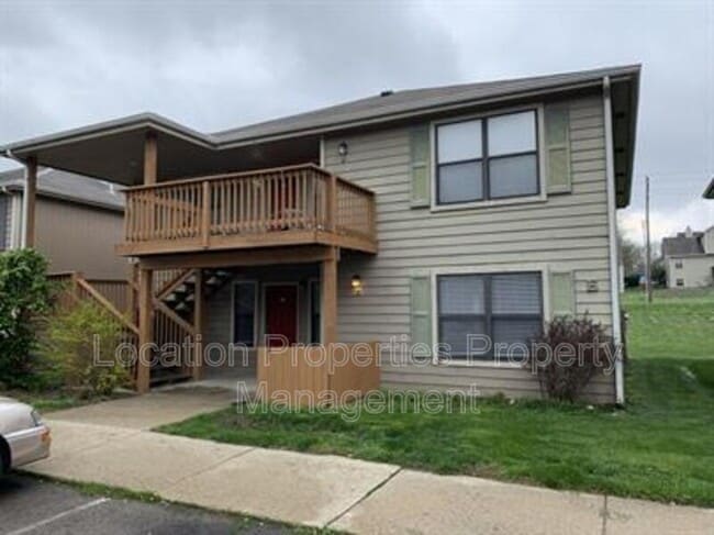 950 Monterey Way in Lawrence, KS - Foto de edificio - Building Photo