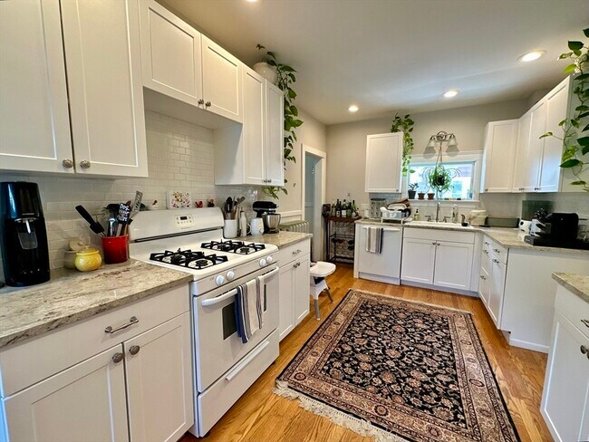 49 Burroughs St in Boston, MA - Building Photo - Building Photo
