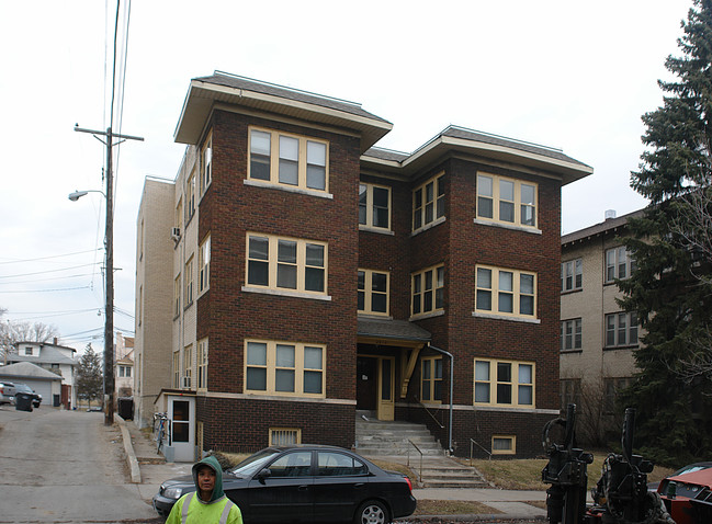 2908-2910 James Ave S in Minneapolis, MN - Building Photo - Building Photo