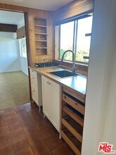 213 Ocean Ave Ext in Santa Monica, CA - Building Photo - Building Photo