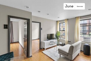 226 E 7th St in New York, NY - Building Photo