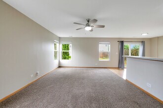 540 Wedgewood Cir in Lake In The Hills, IL - Building Photo - Building Photo