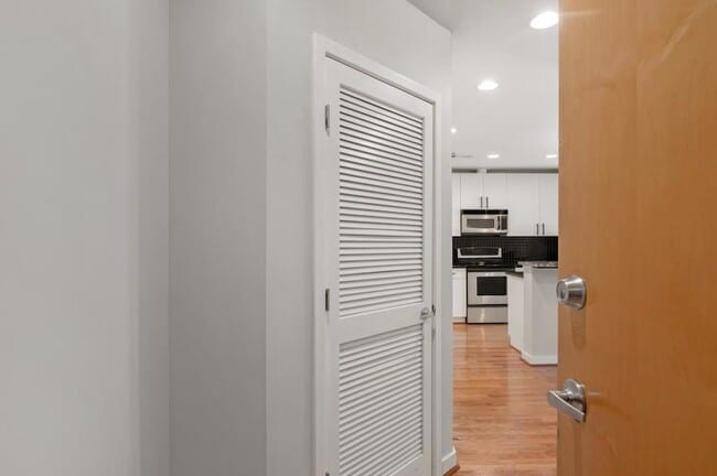 250 Pharr Rd NE, Unit 1602 in Atlanta, GA - Building Photo - Building Photo