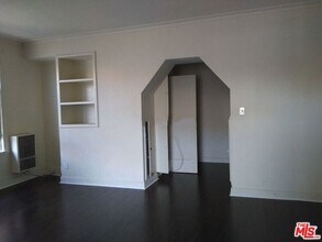 335 S Berendo St in Los Angeles, CA - Building Photo - Building Photo