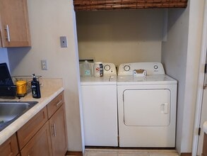 1733 Maricopa Dr, Unit 1733-DMaricopaDr. in Oshkosh, WI - Foto de edificio - Building Photo