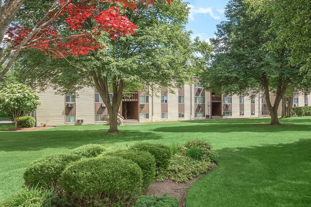 East Bay Apartments in Taunton, MA