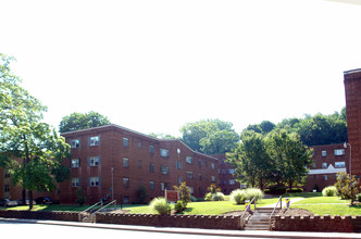 Colonial Terrace in Pittsburgh, PA - Building Photo - Building Photo