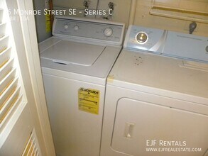 6 Monroe St SE in Leesburg, VA - Building Photo - Building Photo