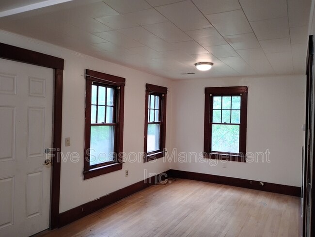 374 Riverside Ave in Burlington, VT - Building Photo - Building Photo