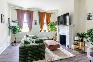 2325 5th Ave, Unit 2 in Pittsburgh, PA - Building Photo