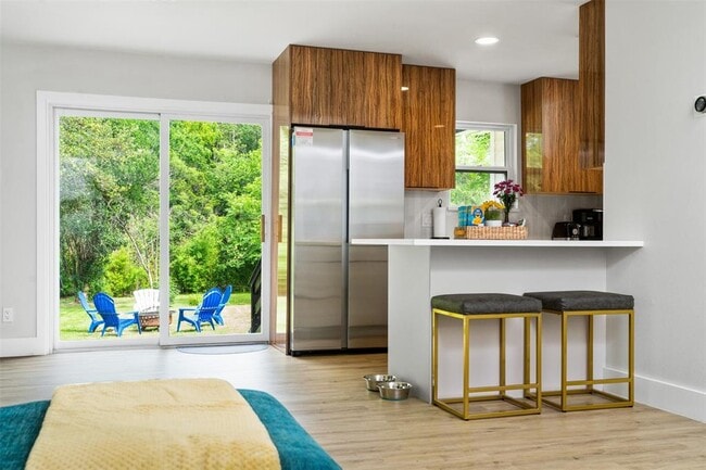 property at 11807 Oakwood Dr