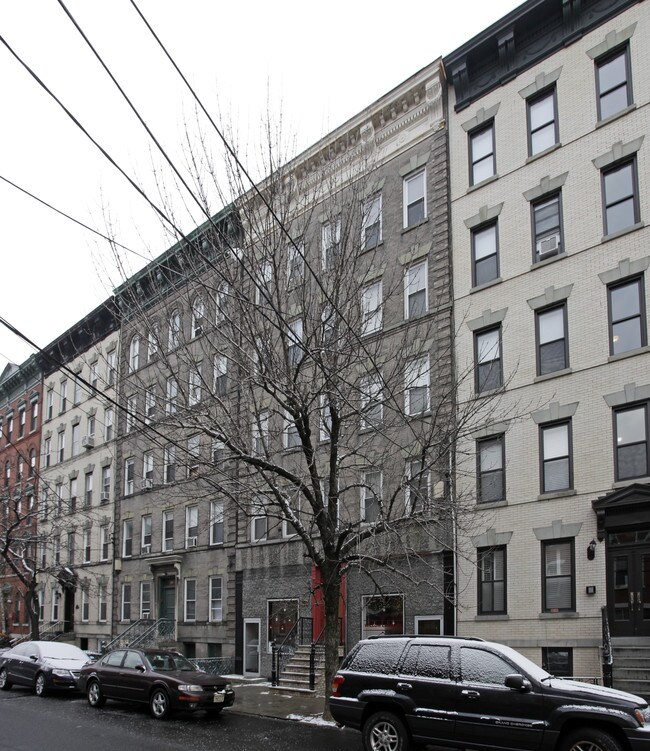 719 Willow Ave in Hoboken, NJ - Building Photo - Building Photo