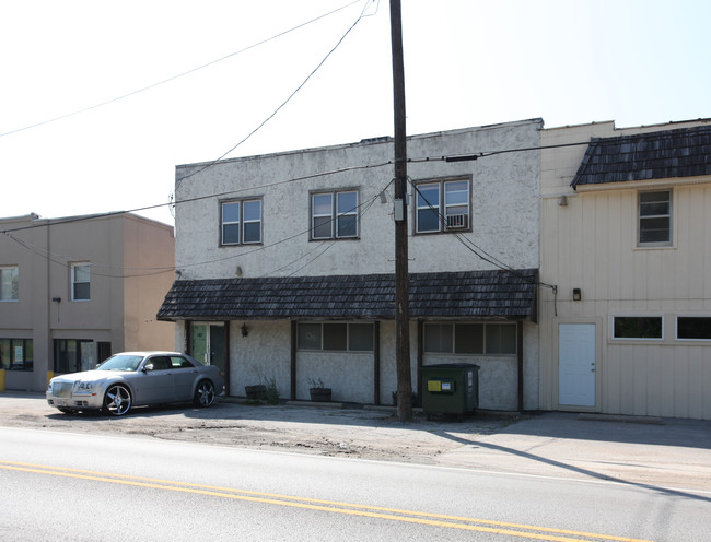 1127 Merriam Ln in Kansas City, KS - Building Photo - Building Photo