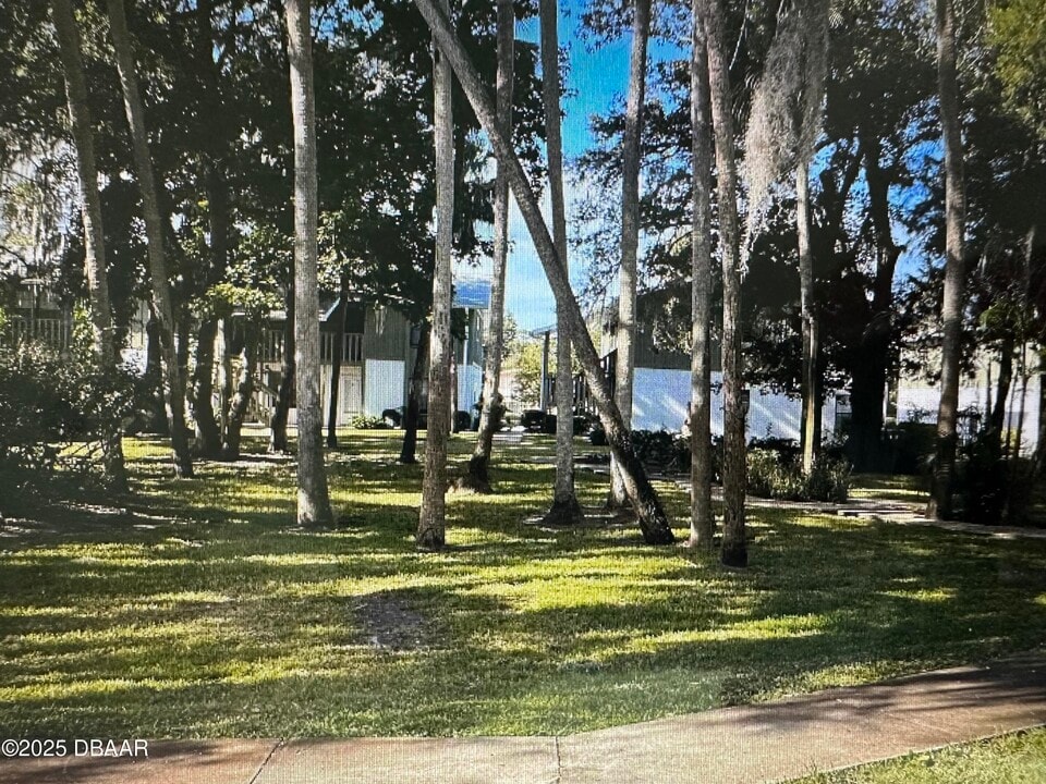 840 Center Ave in Holly Hill, FL - Foto de edificio